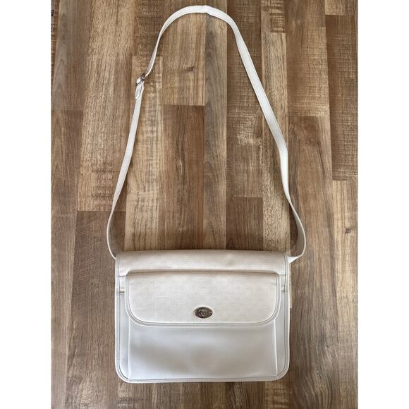 Gucci Handbags - Vintage Designer Gucci White Crossbody Multi Pocket Purse Authenticated Glam